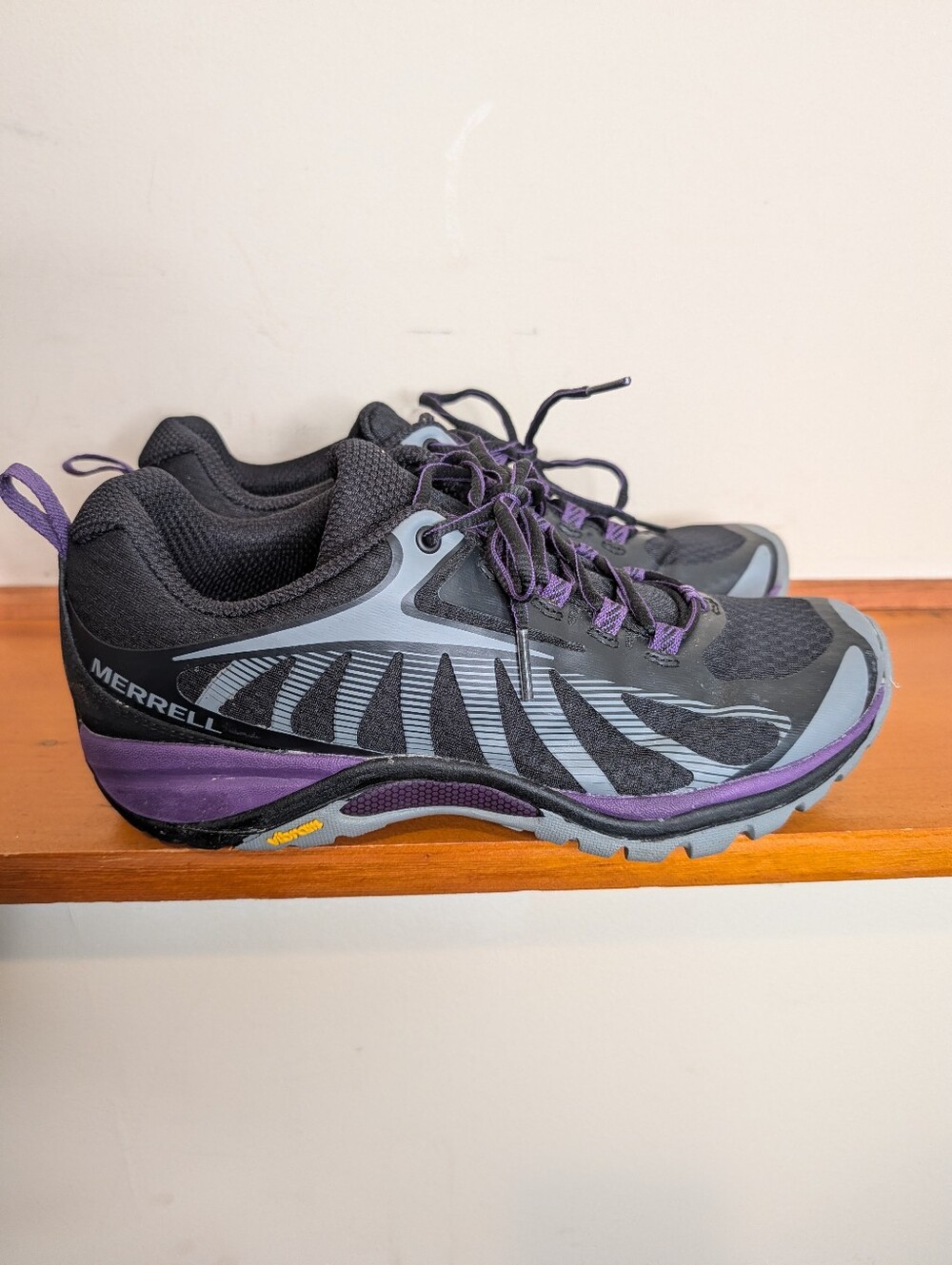 Merrell Siren Edge Women's 8 Black Purple Hiking Trail Shoes Vibram Sole EUC